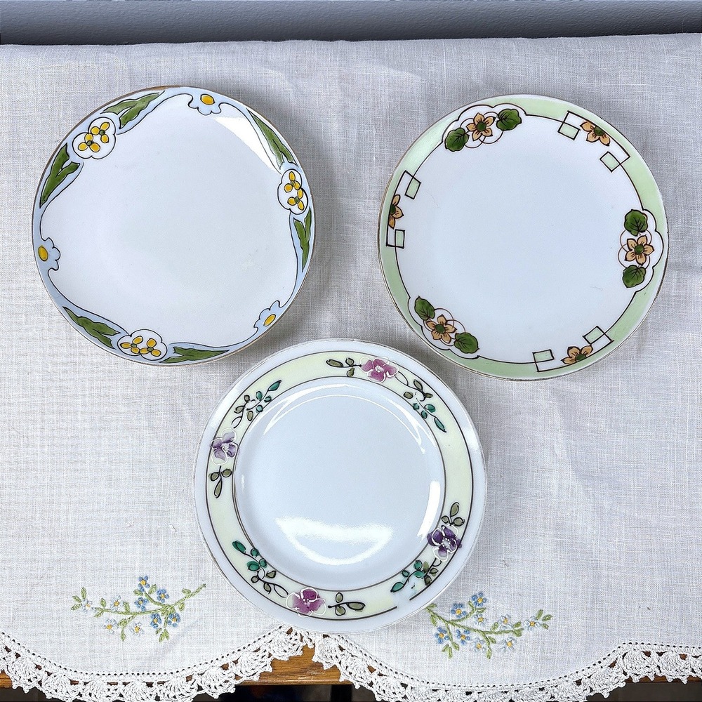 Vintage Royal Nippon Hand Painted Floral Porcelain Plates Set of 3 Japan
